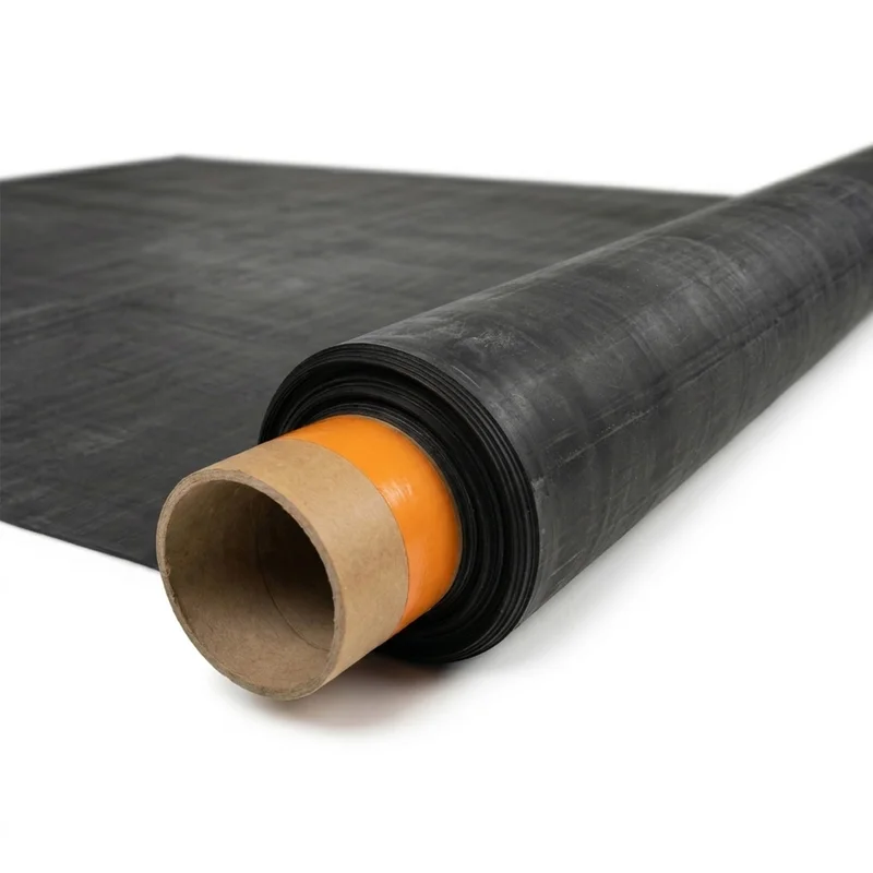 Membrană EPDM iaz RubberBear premium pentru impermeabilizări hidrotehnice sigure pentru pești, rezistentă UV și îngheț.